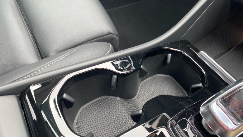 Volvo XC40 2.0 B4P Ultra Dark 5dr Auto Petrol Estate